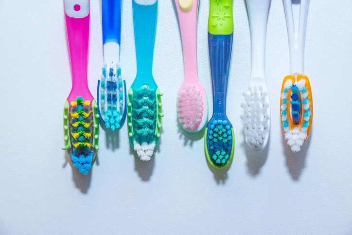 various manual toothbrushes